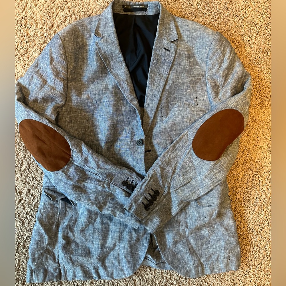 H&M men’s slim fit linen blazer.